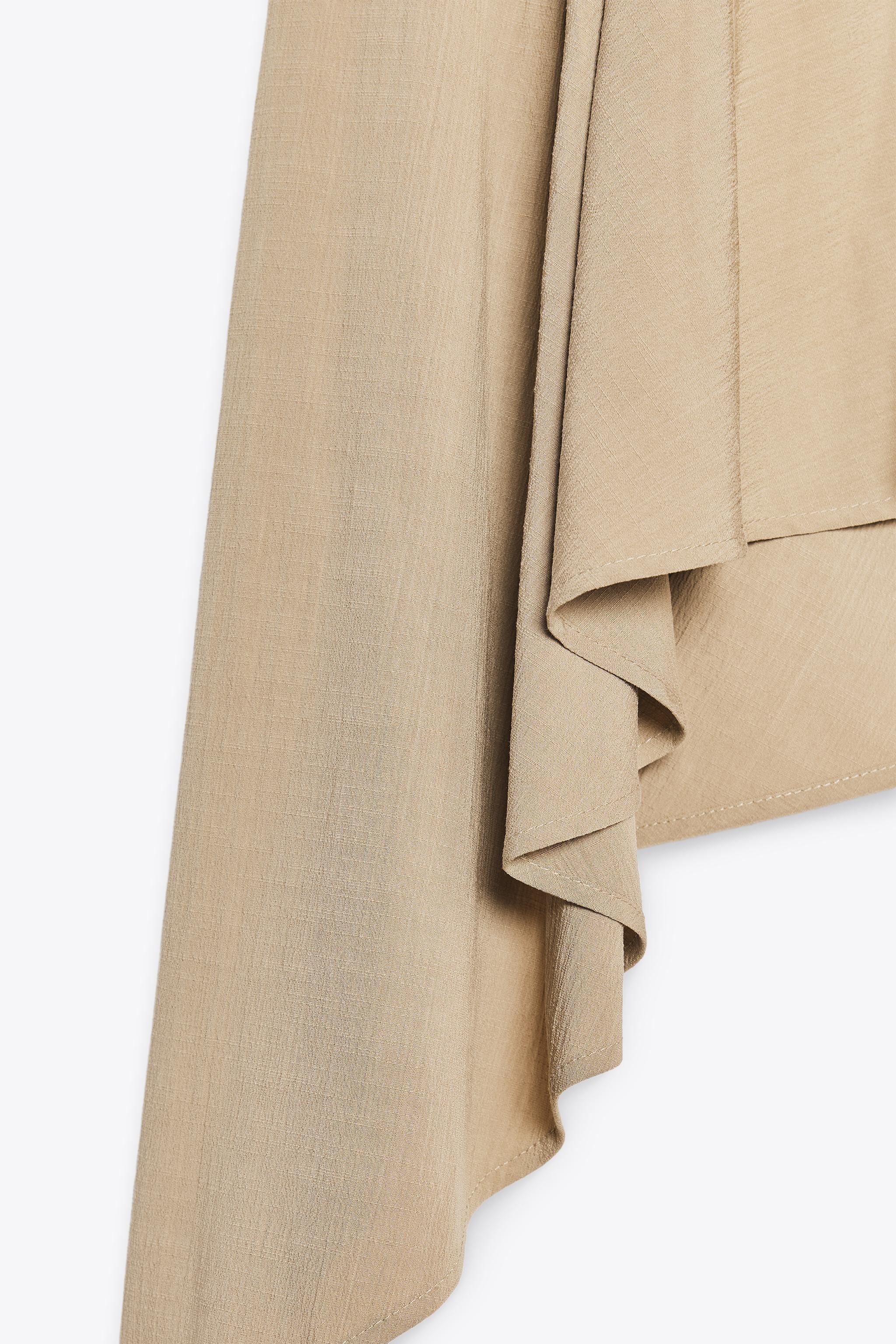 ROBE COURTE FLUIDE HALTER